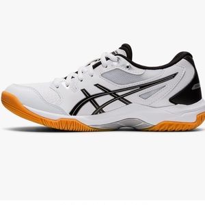 Women’s indoor sports shoes